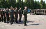 Кто главнее старшина роты или командир взвода