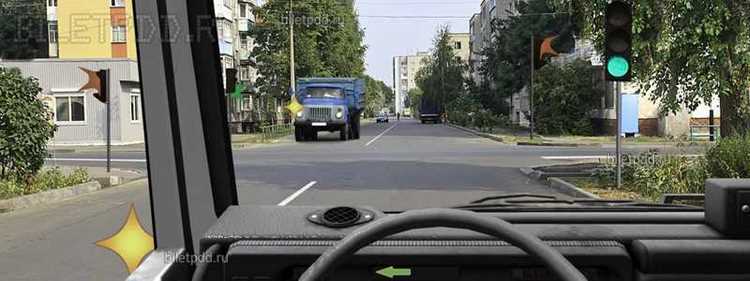 Особенности движения на перекрёстках с полосой для общественного транспорта