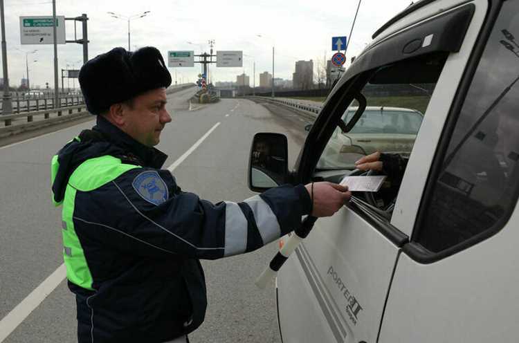 Важность знаков и указателей при остановке автомобилей на дороге