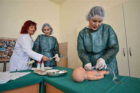 Что делает акушерка в поликлинике