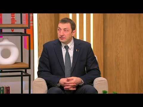 Тот кто оказывает услуги называется